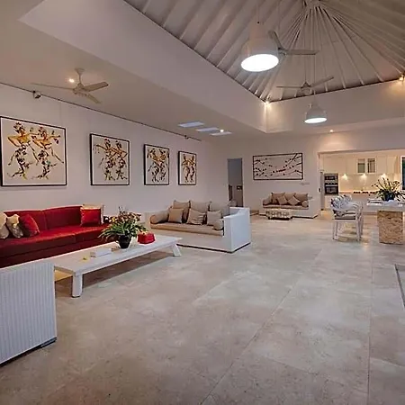 Perfect 3Br Private Pool Villla Near Canggu Beach
