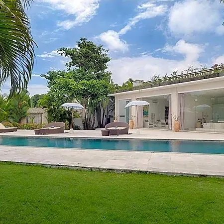 Perfect 3Br Private Pool Villla Near Canggu Beach